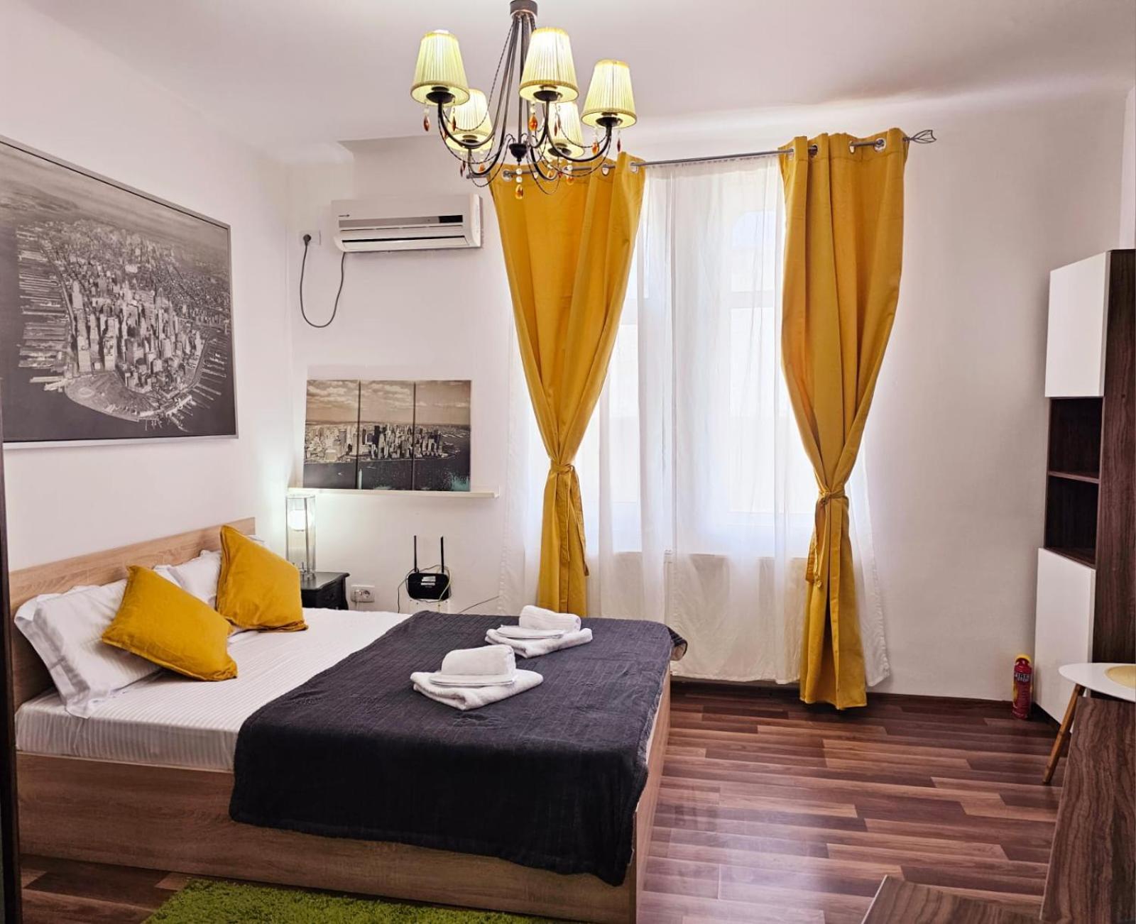 Central Old City Center Studio Universitate Coltea - Cav9 Apartment Bucharest